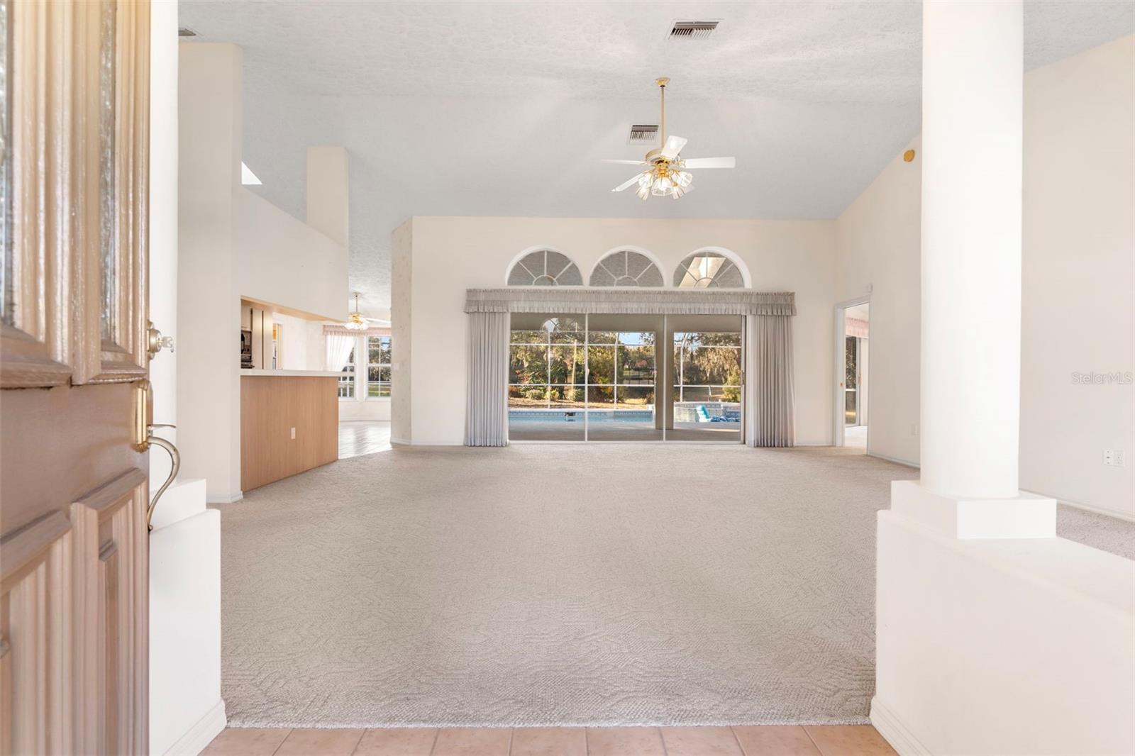 Image 5 of 49 For 1091 Tournament Drive