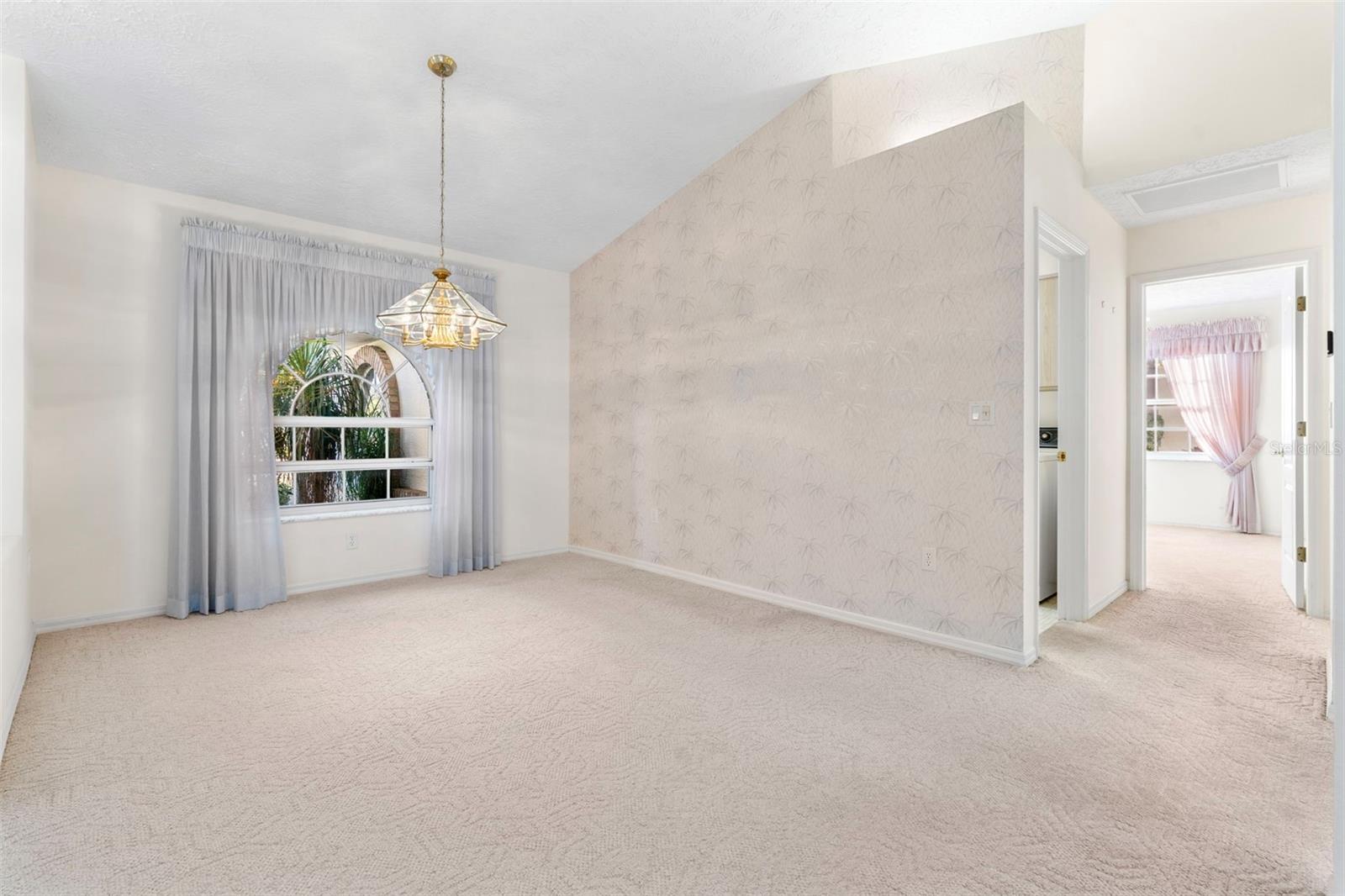 Image 7 of 49 For 1091 Tournament Drive