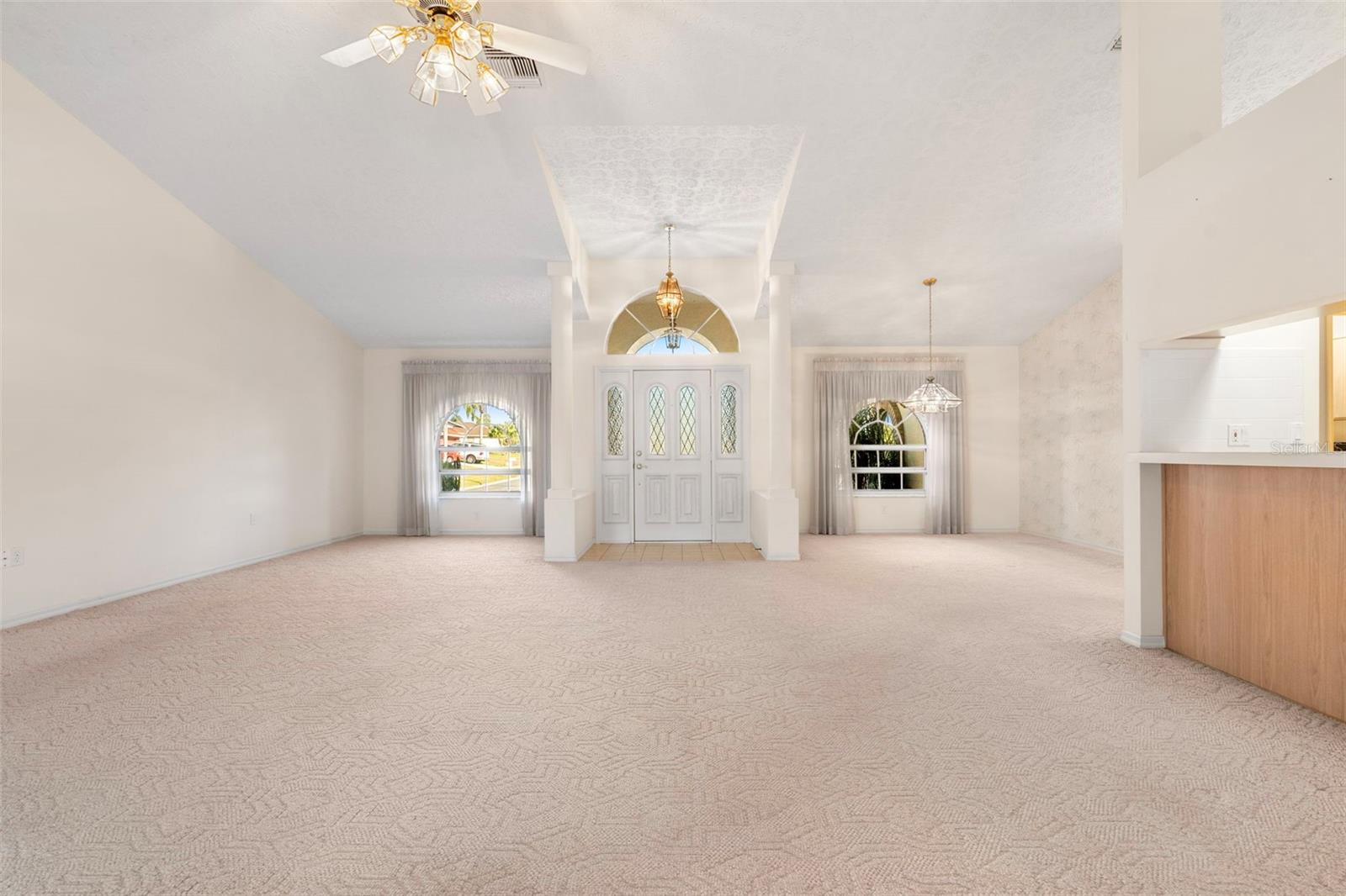 Image 8 of 49 For 1091 Tournament Drive