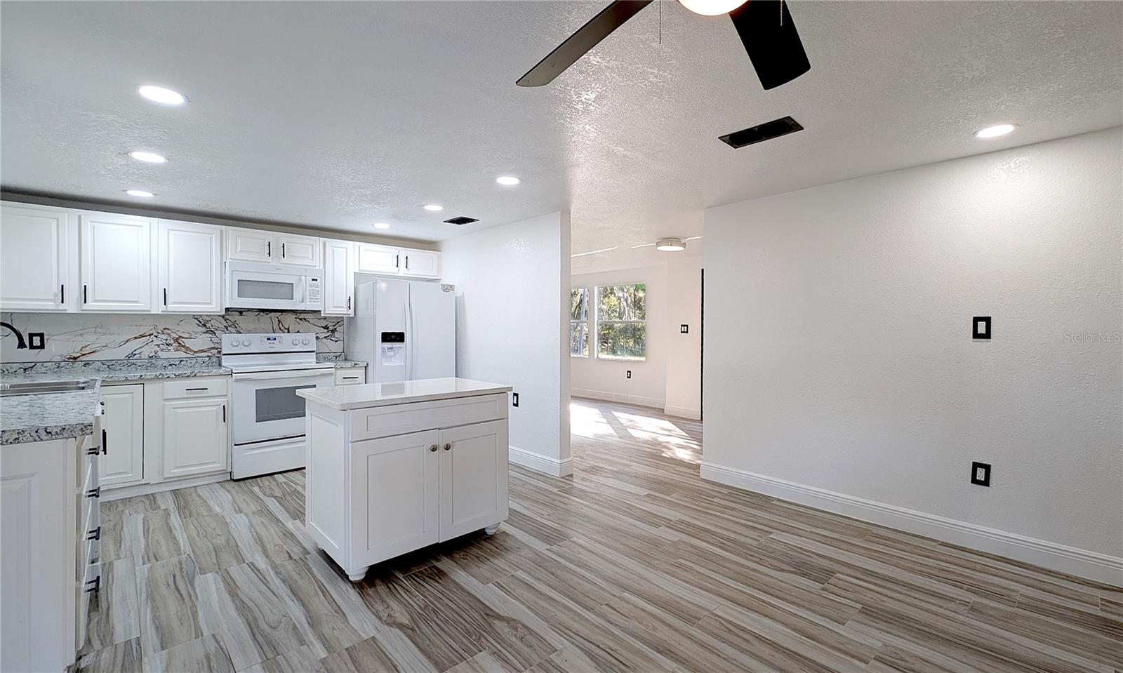 Image 13 of 34 For 15217 Bailey Hill Road