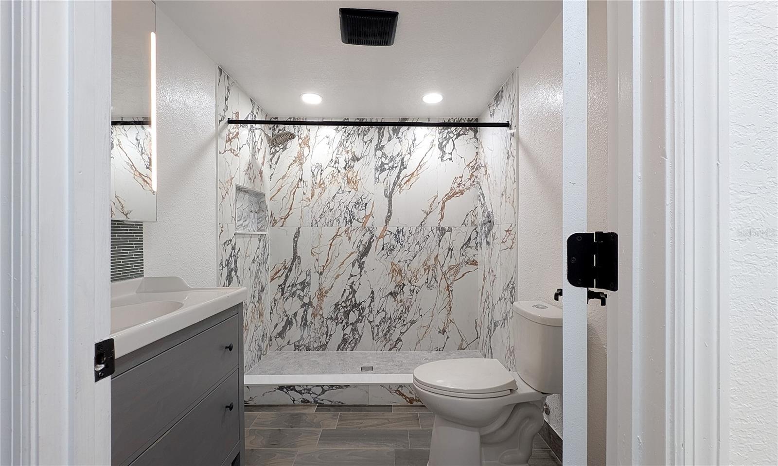 Image 15 of 34 For 15217 Bailey Hill Road