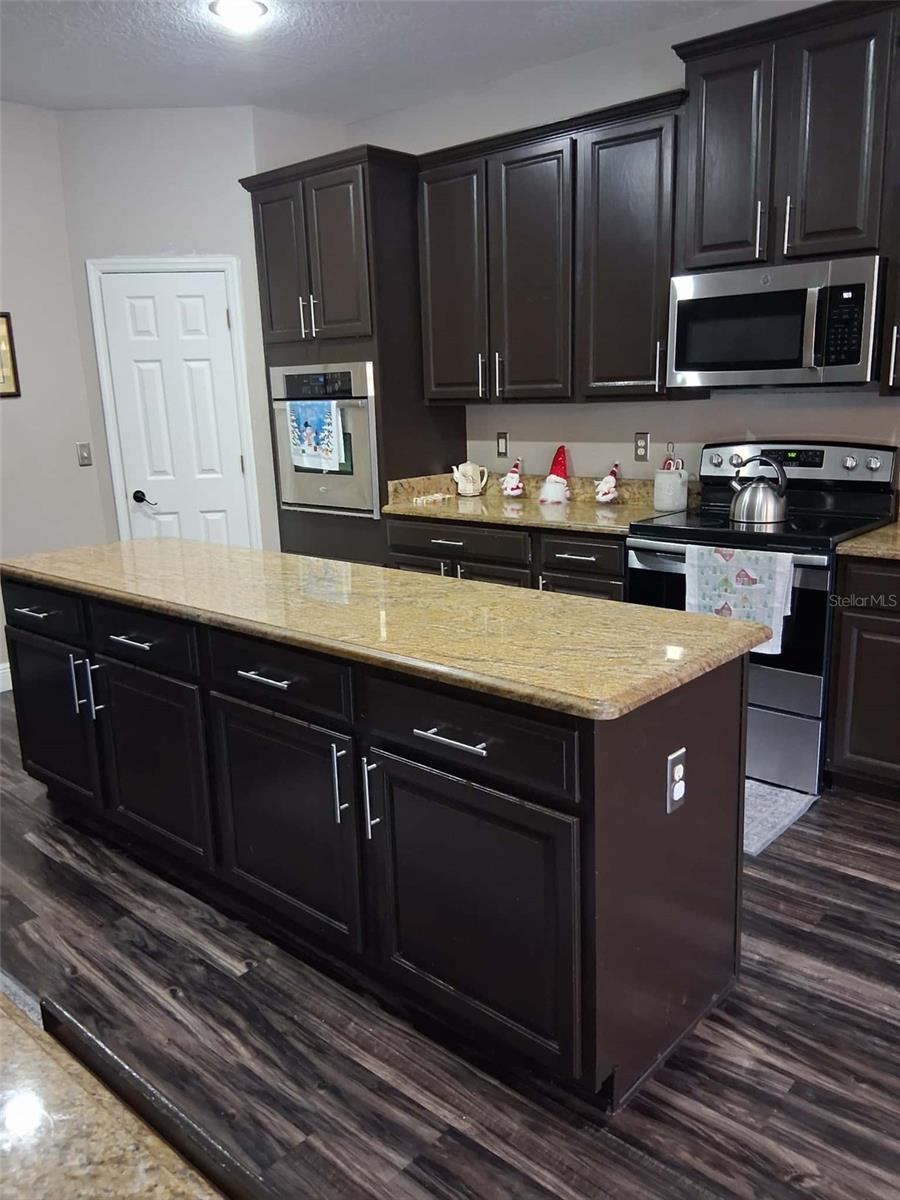 Image 11 of 31 For 11013 Desert Sparrow Avenue