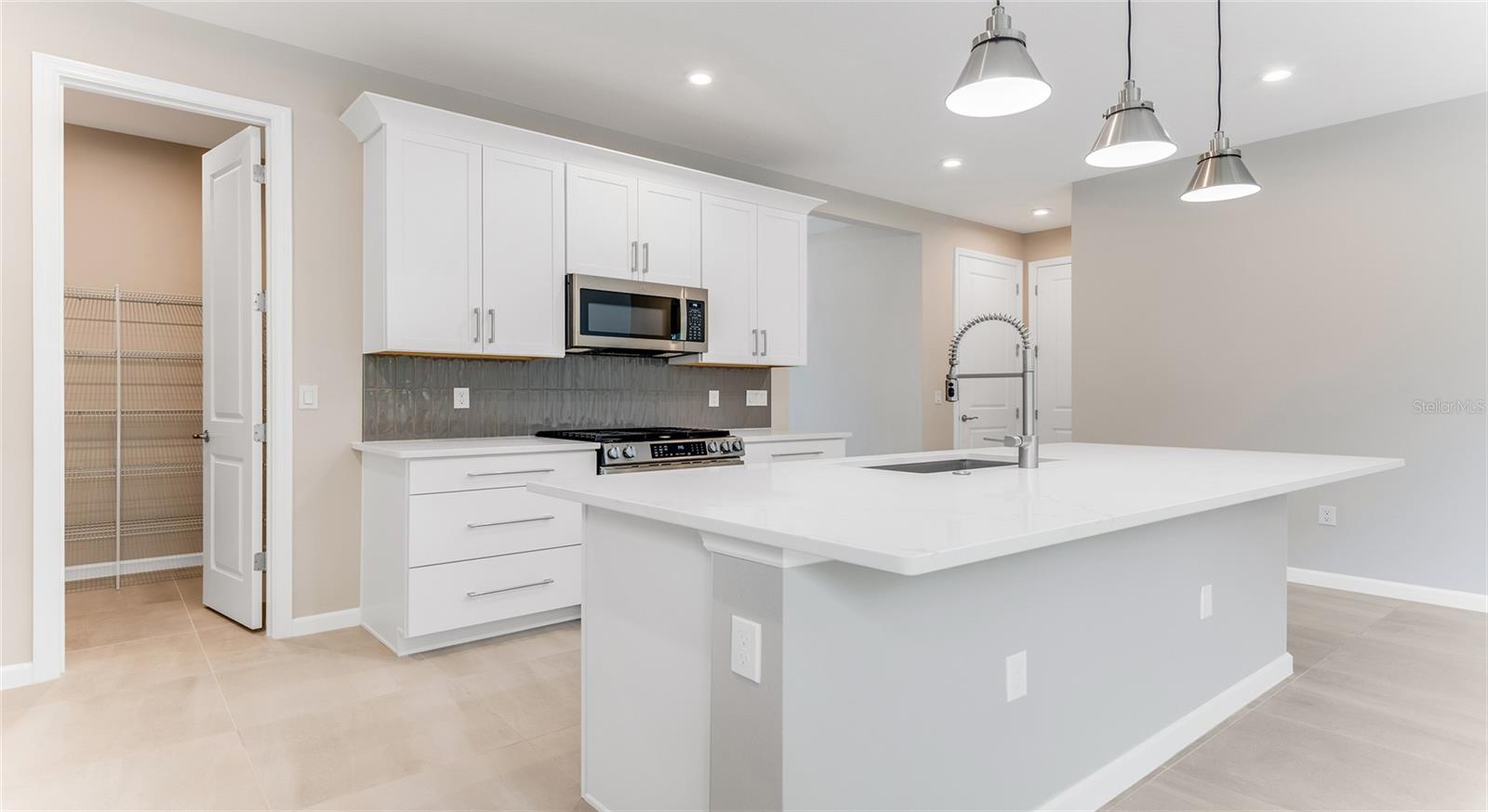 Image 15 of 34 For 1213 Cresswind Boulevard