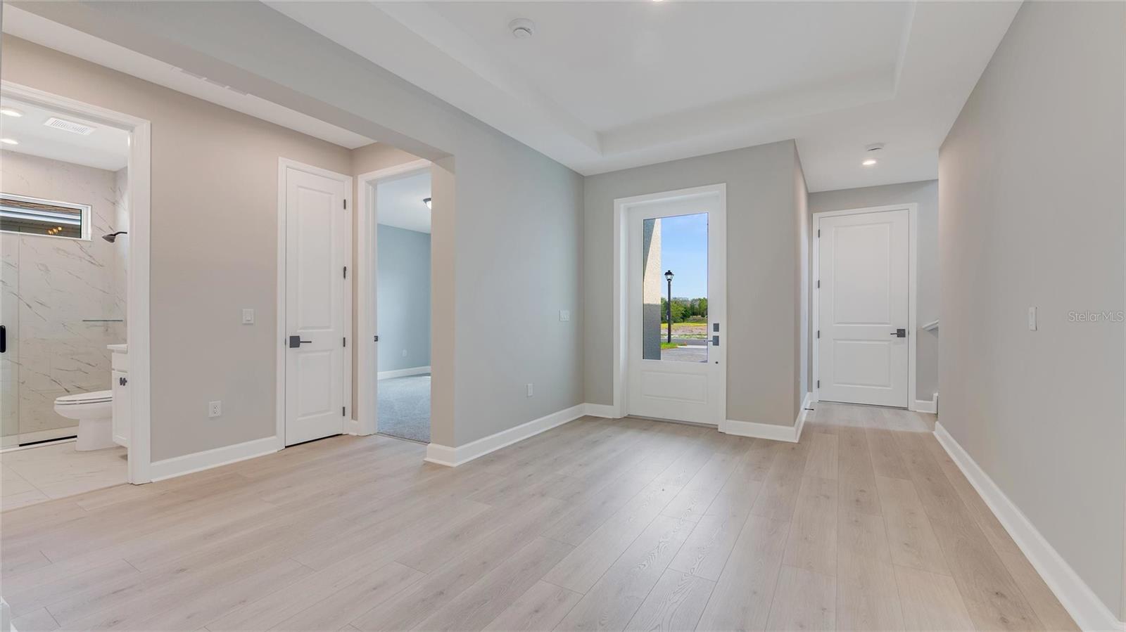 Image 7 of 31 For 1235 Cresswind Boulevard