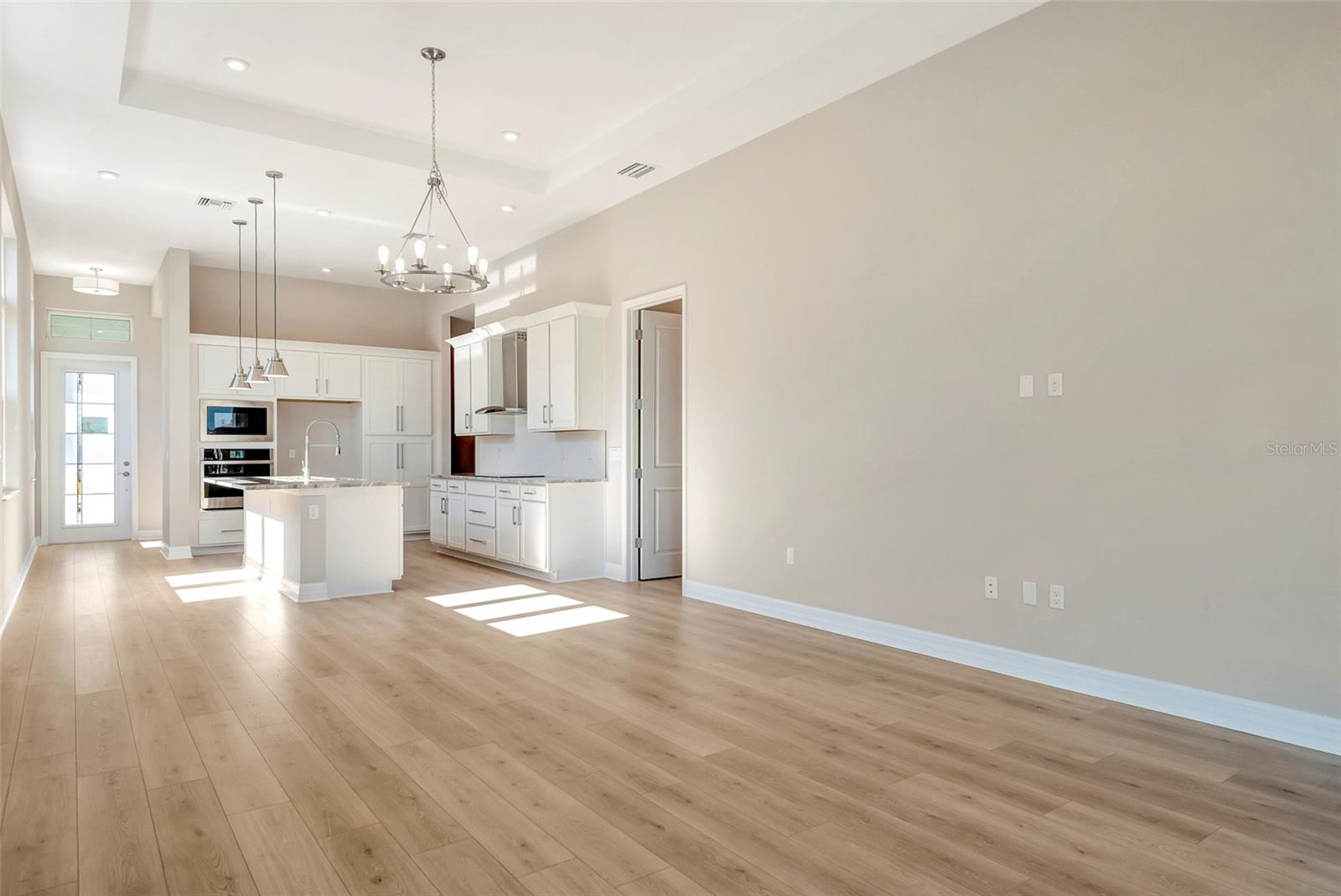 Image 11 of 38 For 889 Megano Boulevard