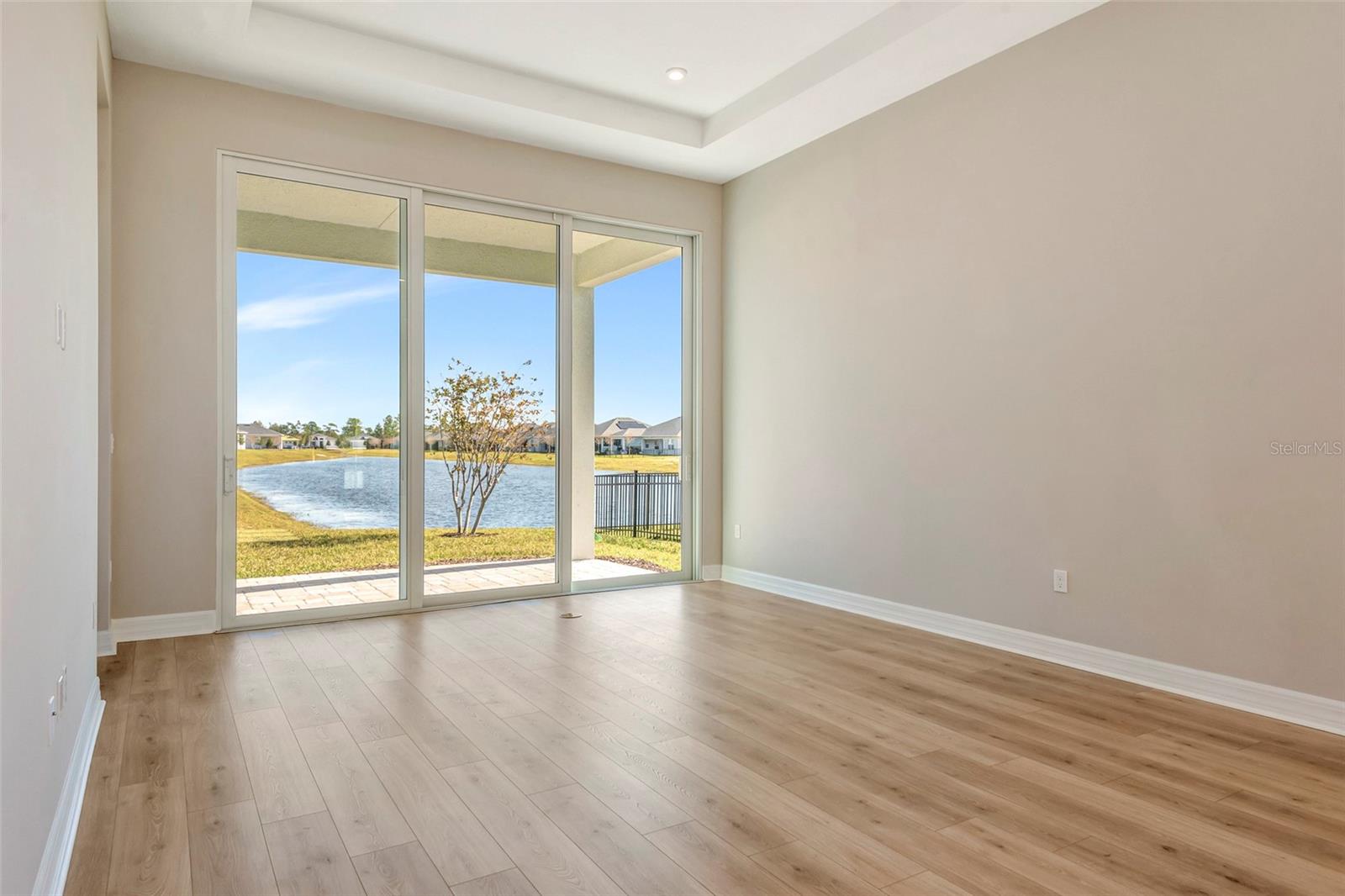 Image 22 of 38 For 889 Megano Boulevard