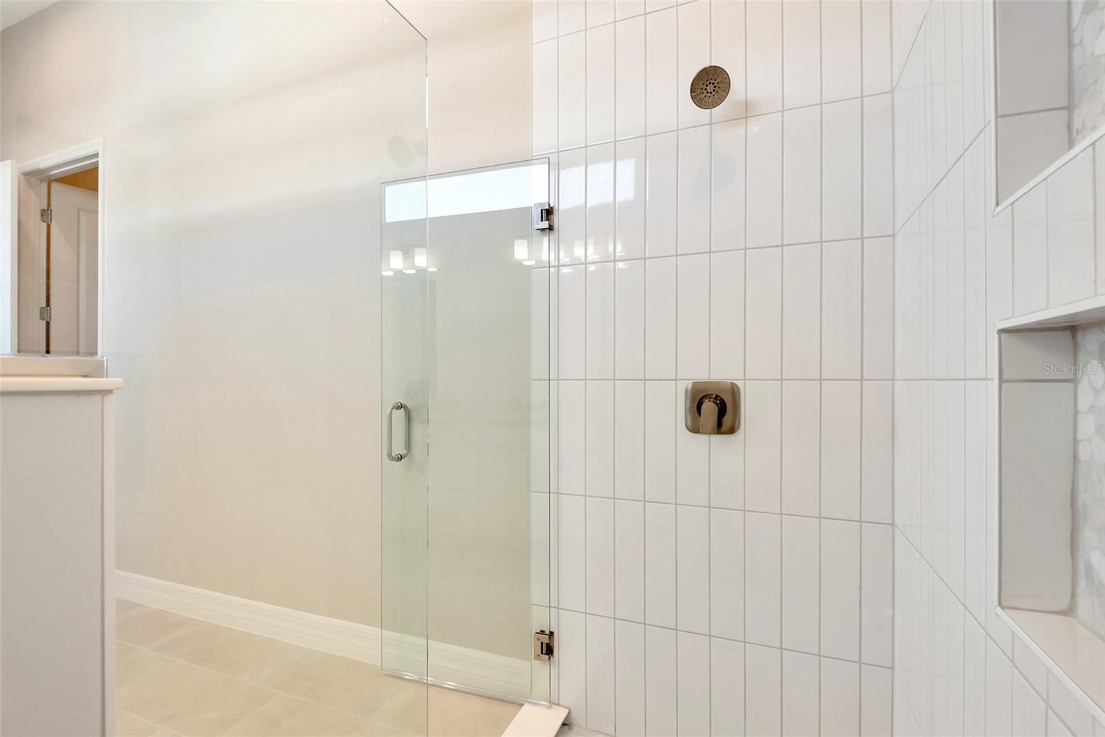 Image 33 of 38 For 889 Megano Boulevard