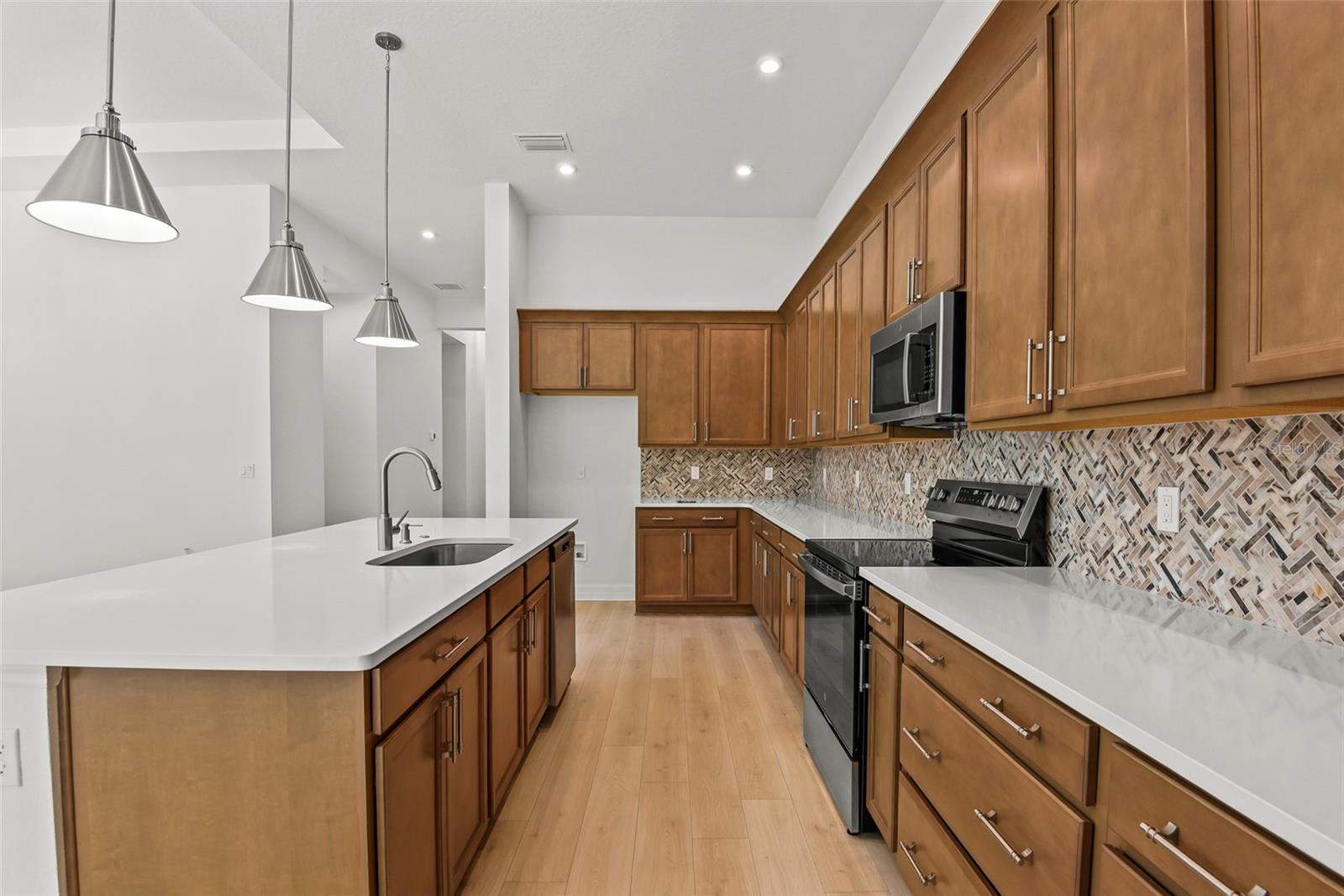 Image 32 of 37 For 1017 Liliana Drive