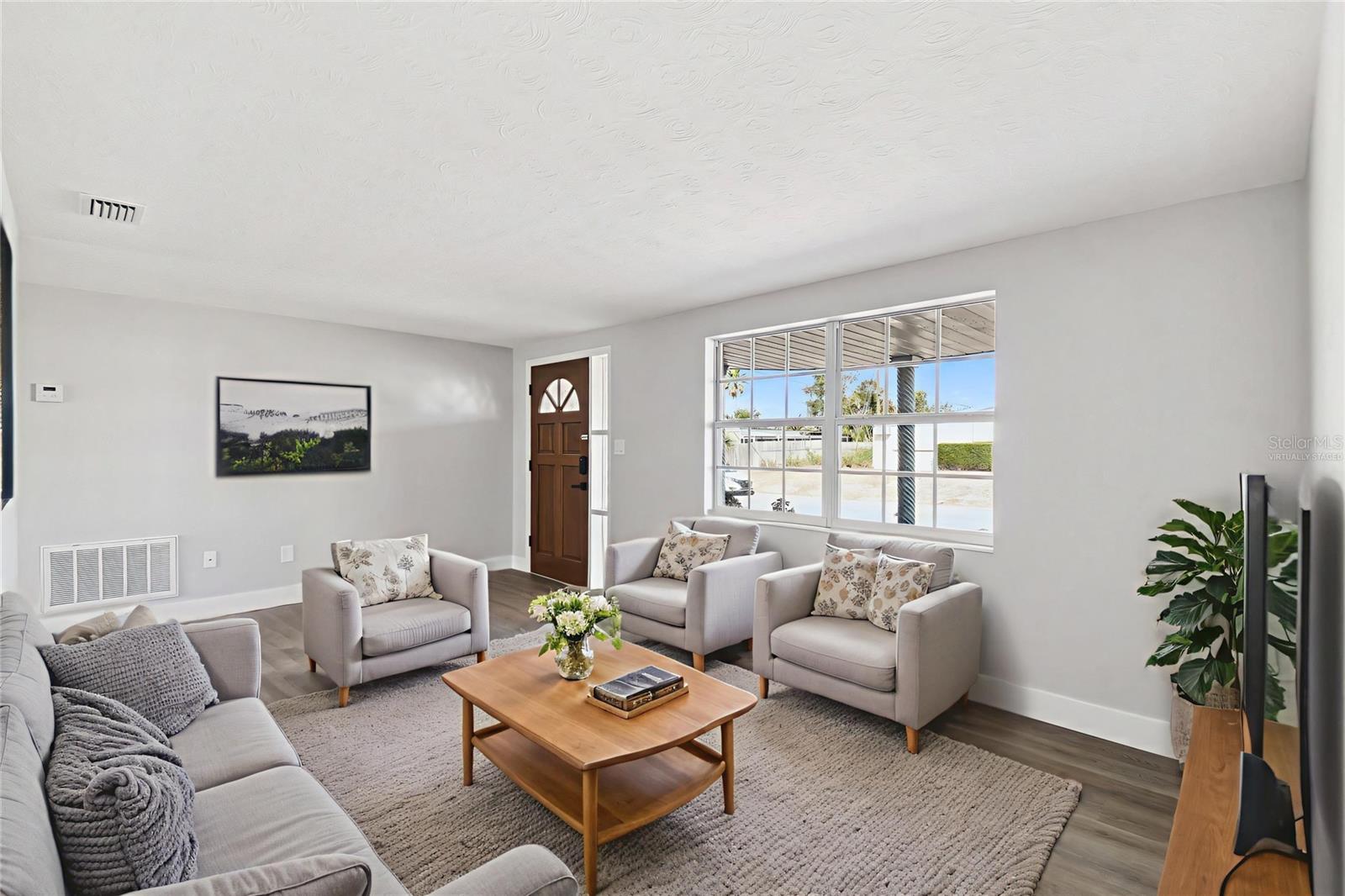 Image 4 of 62 For 4822 Panorama Avenue