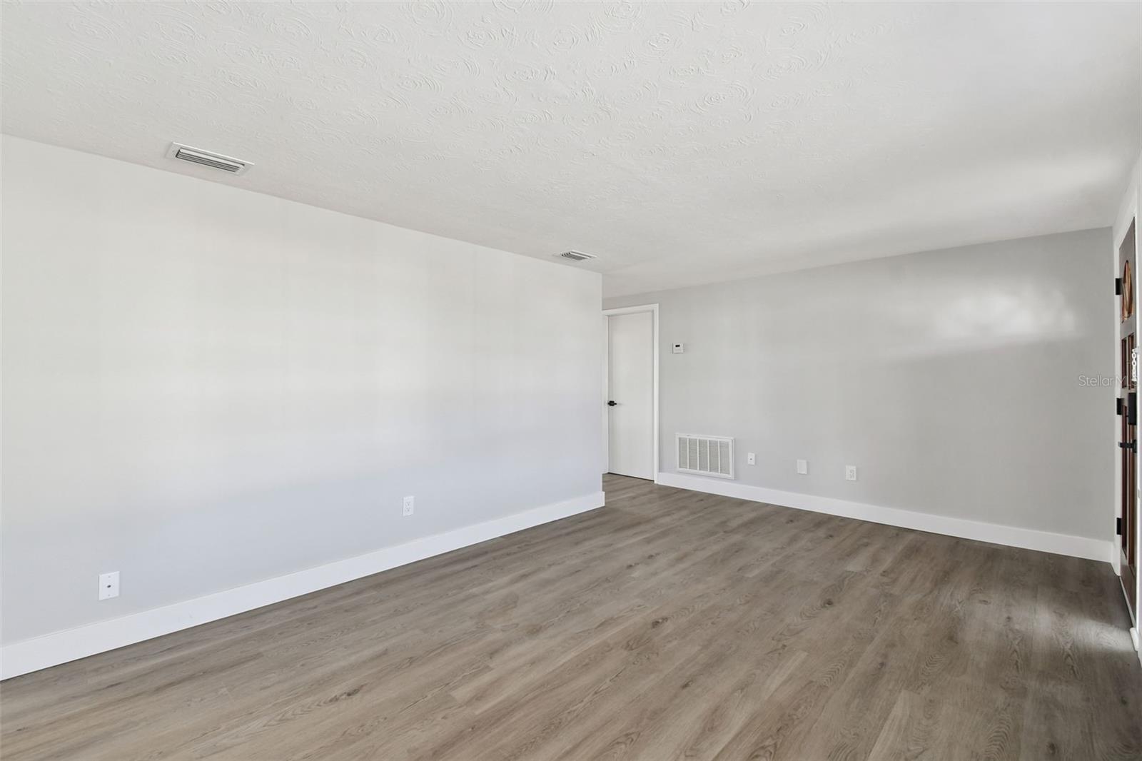 Image 8 of 62 For 4822 Panorama Avenue