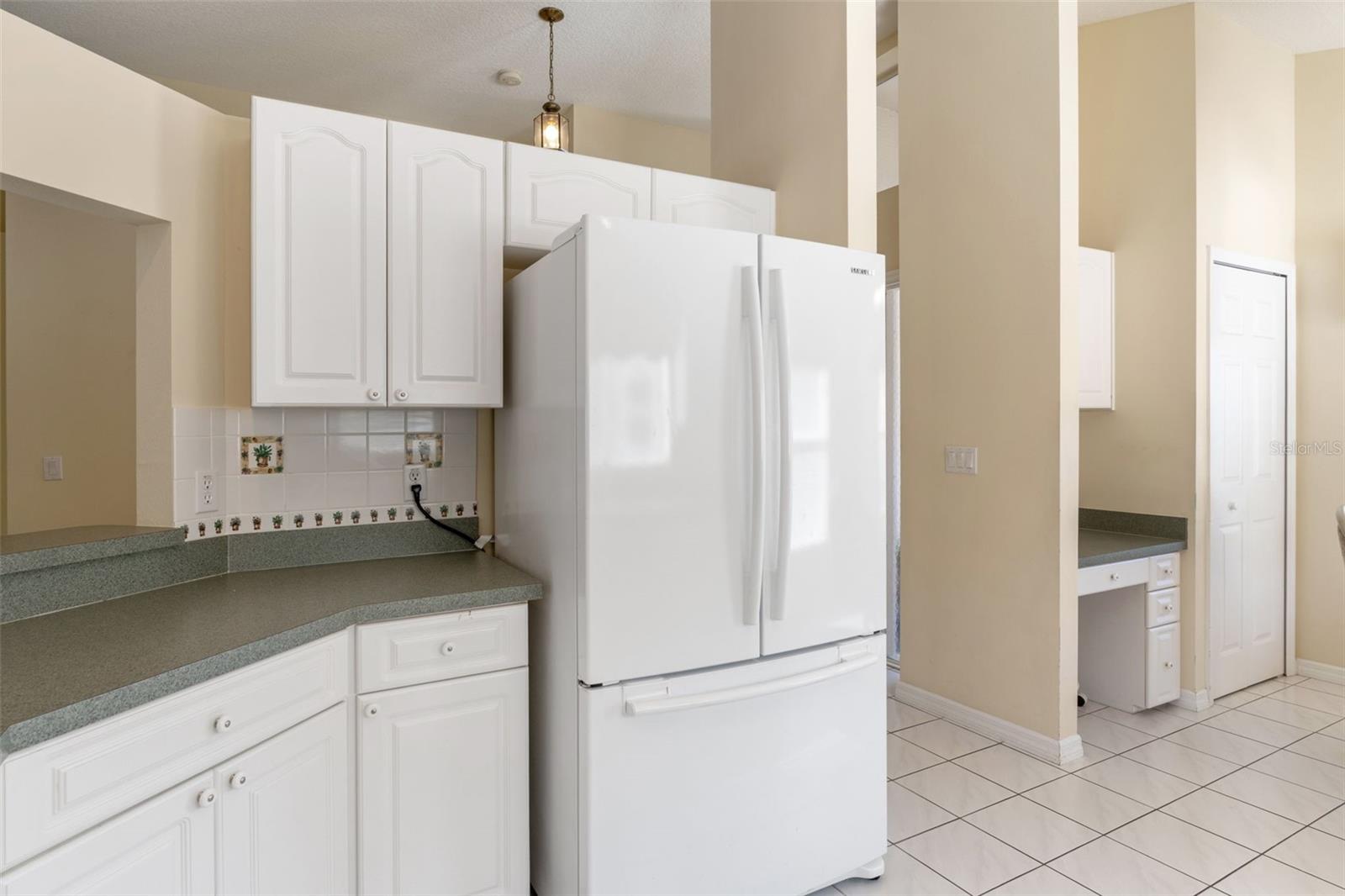 Image 18 of 40 For 14139 Whitecap Avenue