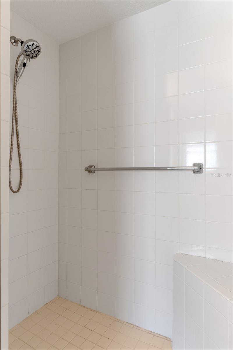 Image 26 of 40 For 14139 Whitecap Avenue