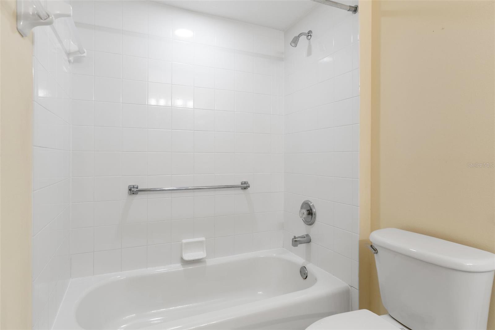 Image 31 of 40 For 14139 Whitecap Avenue