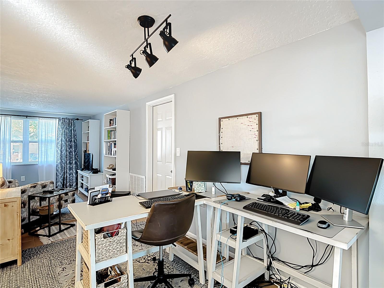 Image 13 of 47 For 9420 Cochise Lane