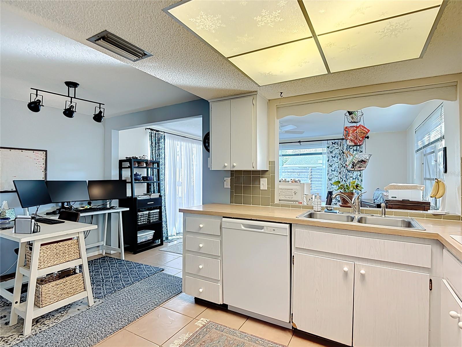 Image 18 of 47 For 9420 Cochise Lane