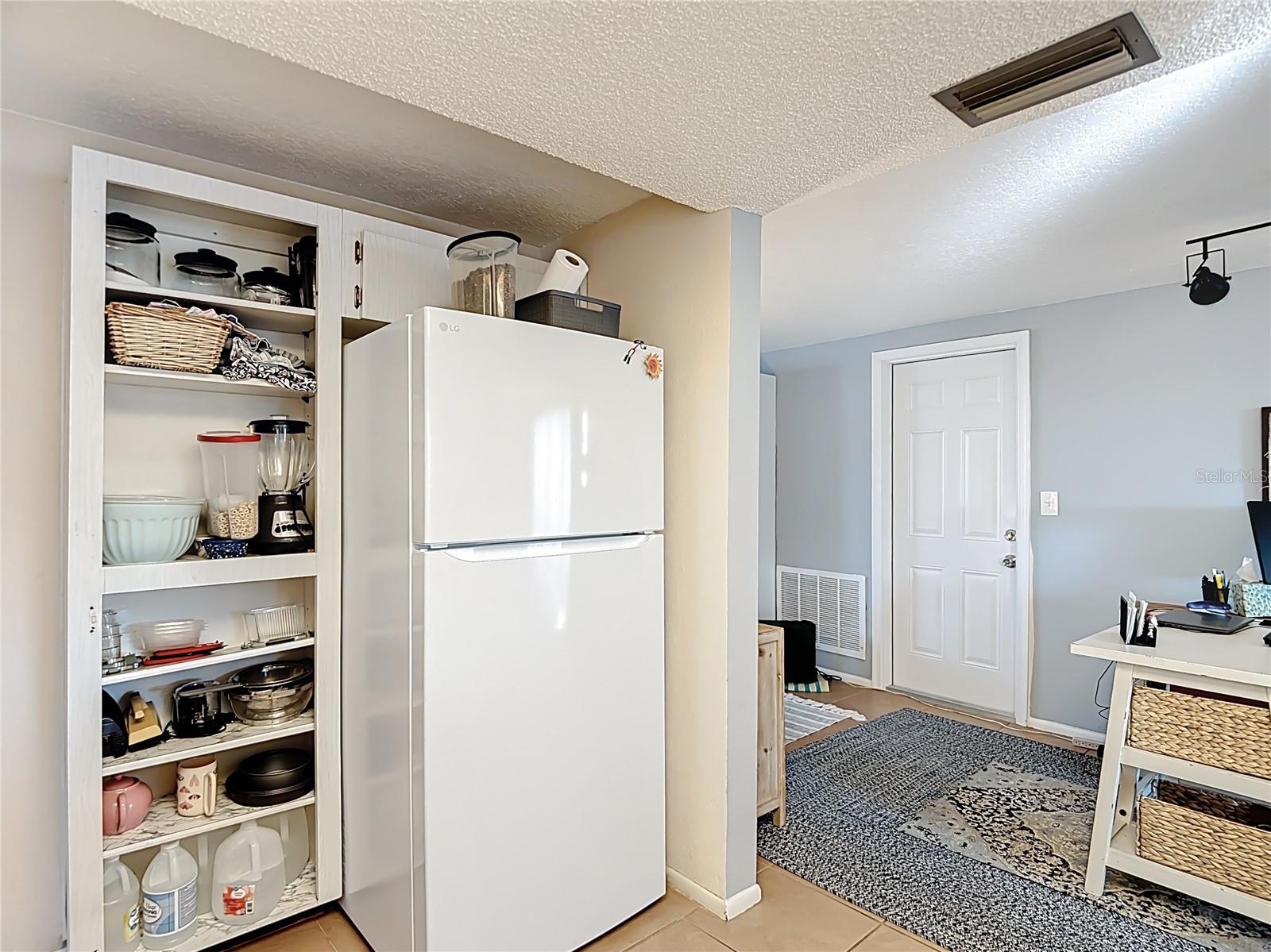 Image 19 of 47 For 9420 Cochise Lane