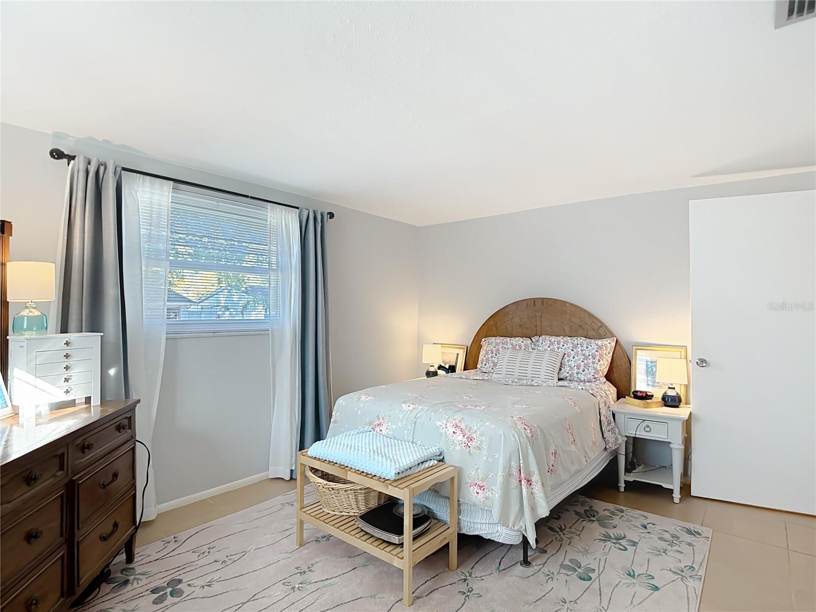 Image 28 of 47 For 9420 Cochise Lane