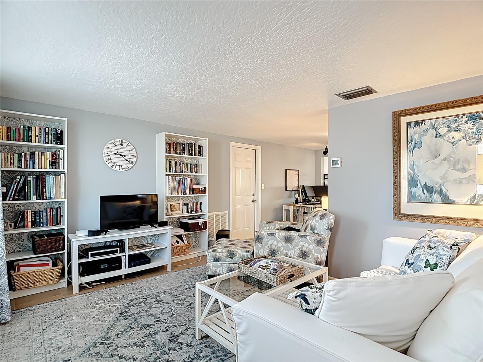 Image 5 of 47 For 9420 Cochise Lane