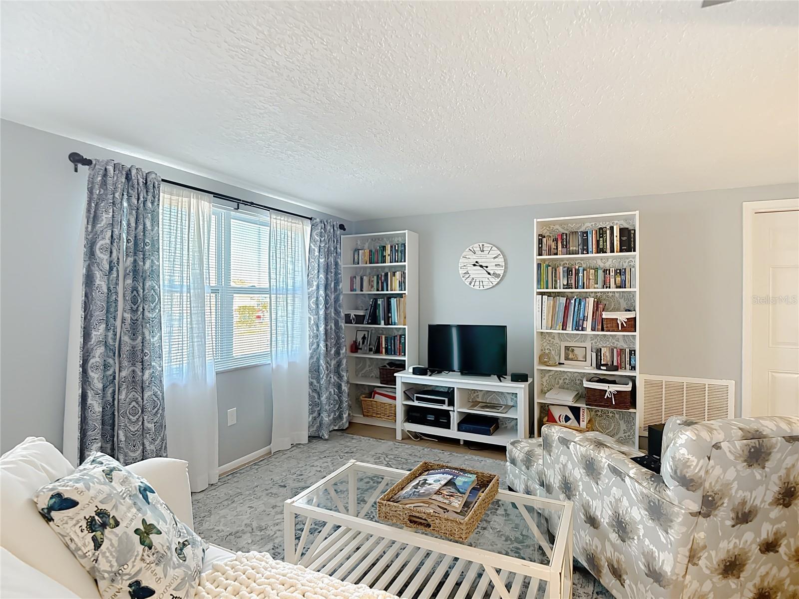 Image 8 of 47 For 9420 Cochise Lane