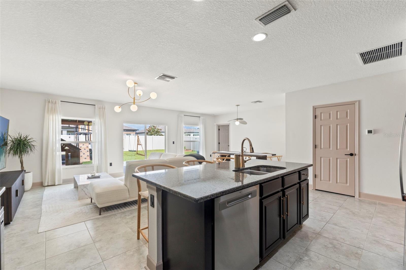 Image 11 of 49 For 12948 Conquistador Loop