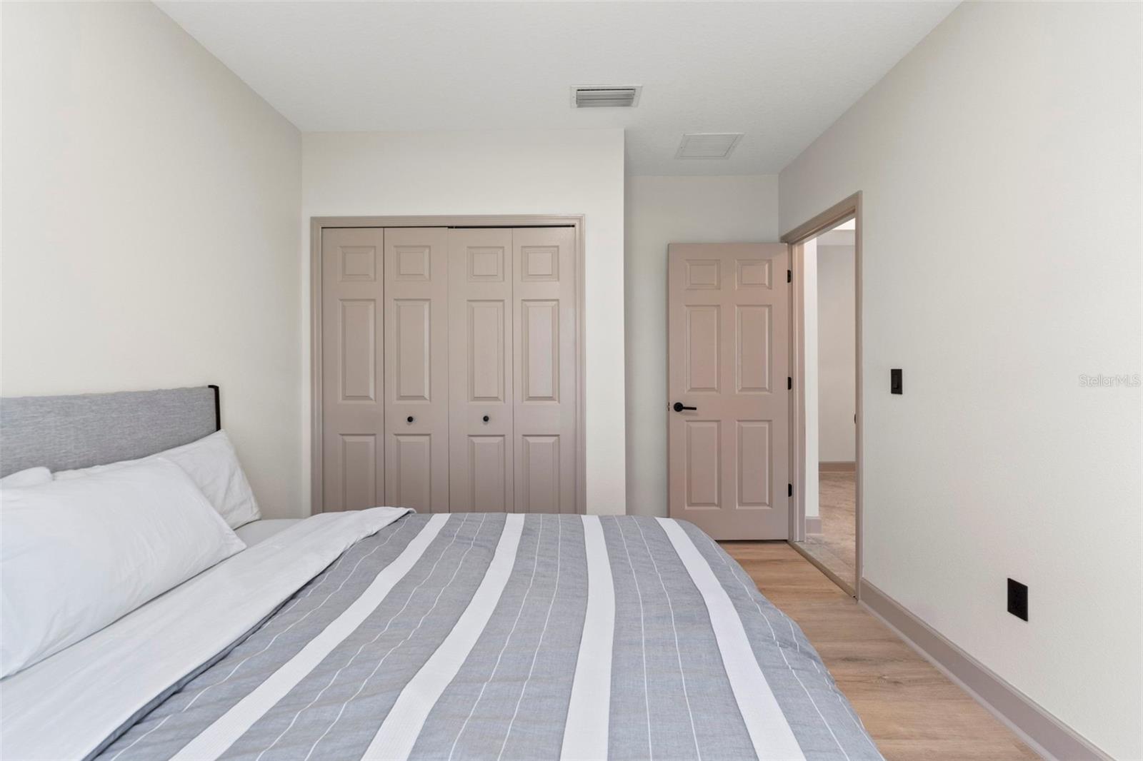 Image 36 of 49 For 12948 Conquistador Loop