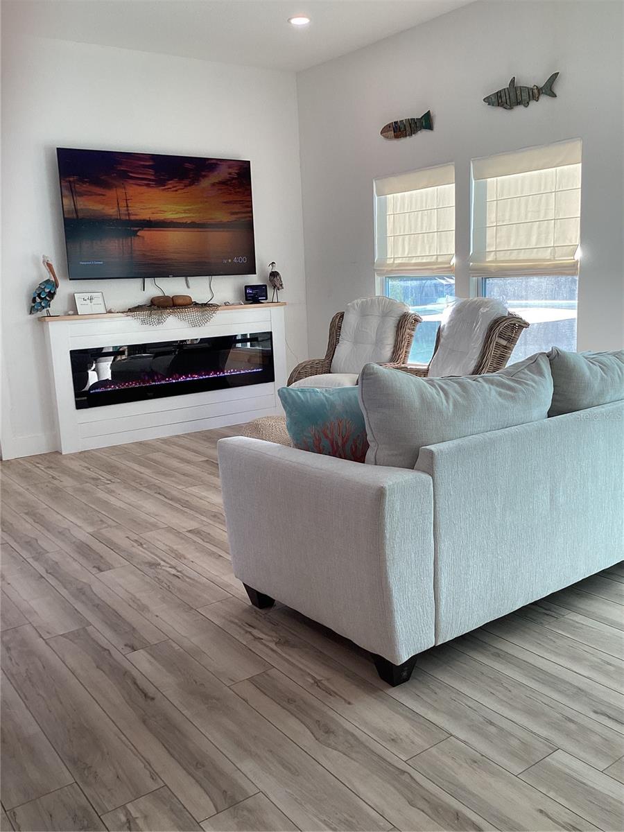 Image 3 of 42 For 3185 Rose Arbor Drive