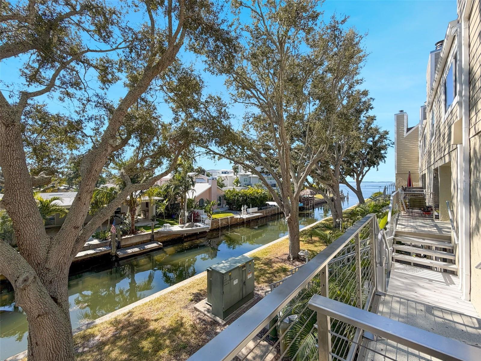 Image 38 of 54 For 433 Paula Drive 23