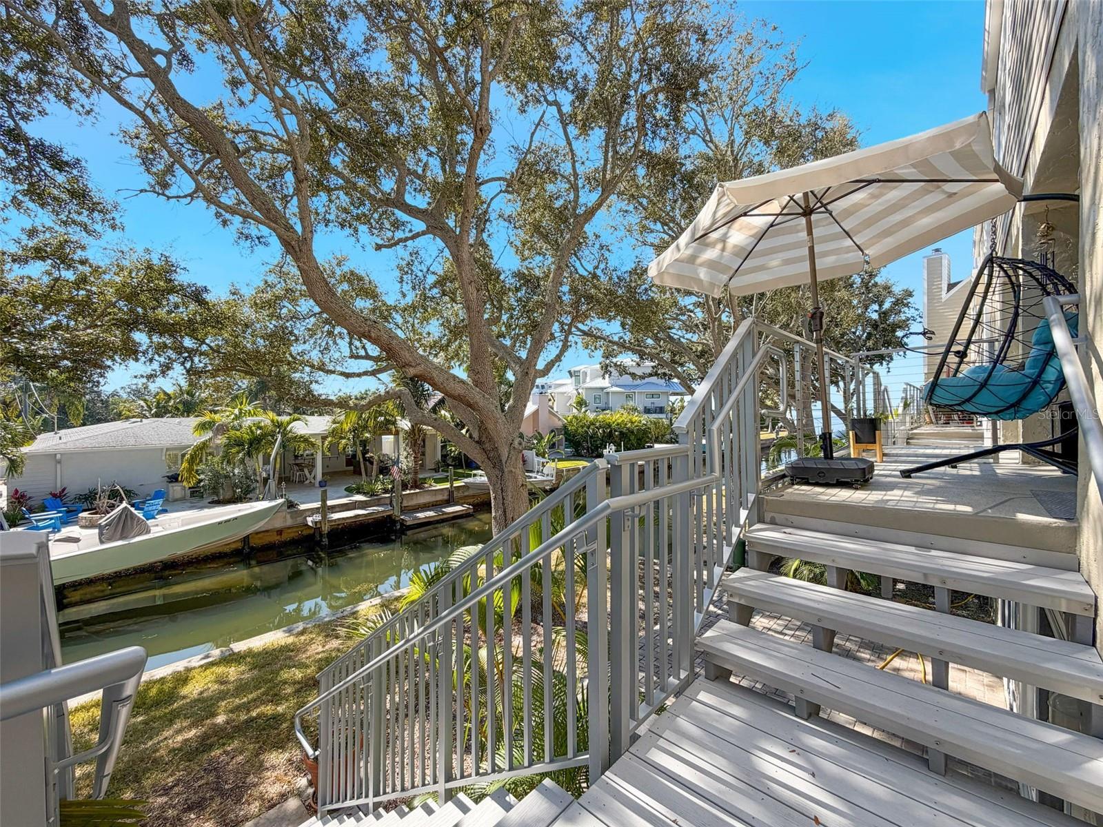 Image 39 of 54 For 433 Paula Drive 23