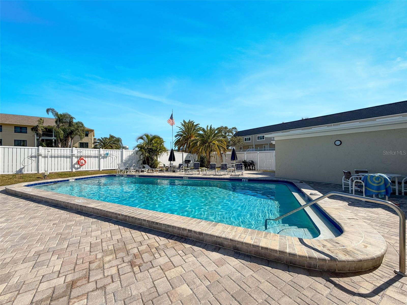 Image 46 of 54 For 433 Paula Drive 23