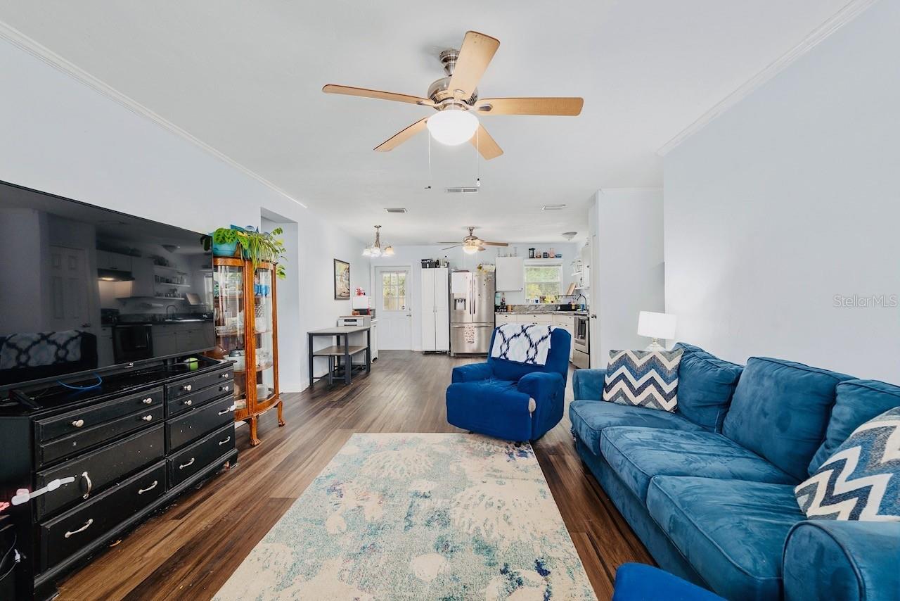 Image 15 of 38 For 25145 5th Avenue