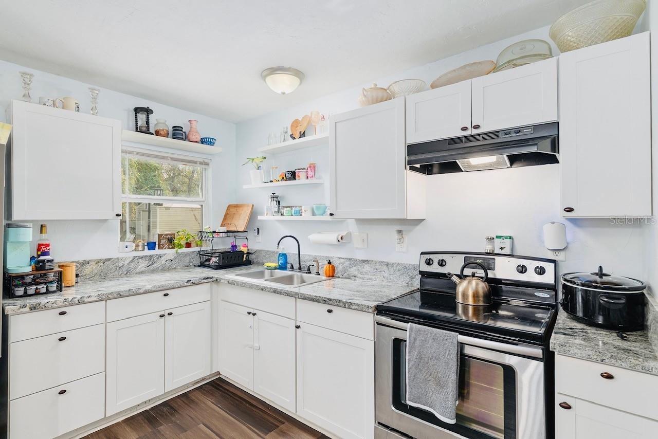 Image 18 of 38 For 25145 5th Avenue