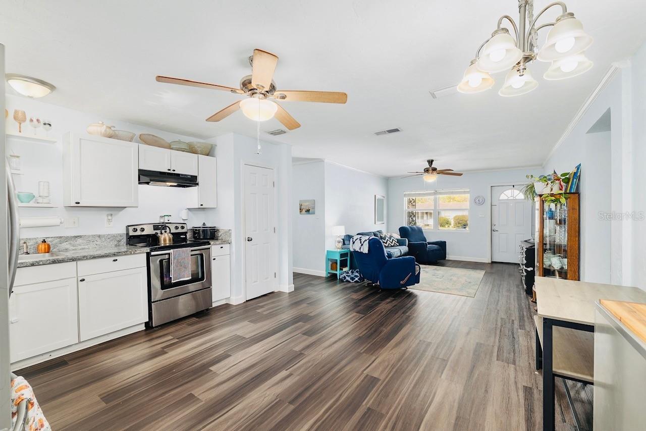 Image 20 of 38 For 25145 5th Avenue