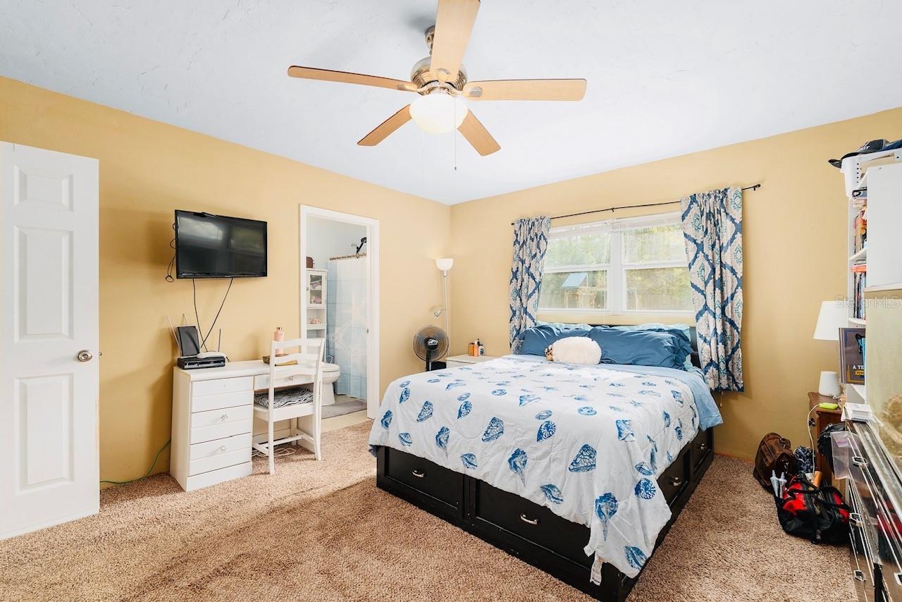 Image 23 of 38 For 25145 5th Avenue