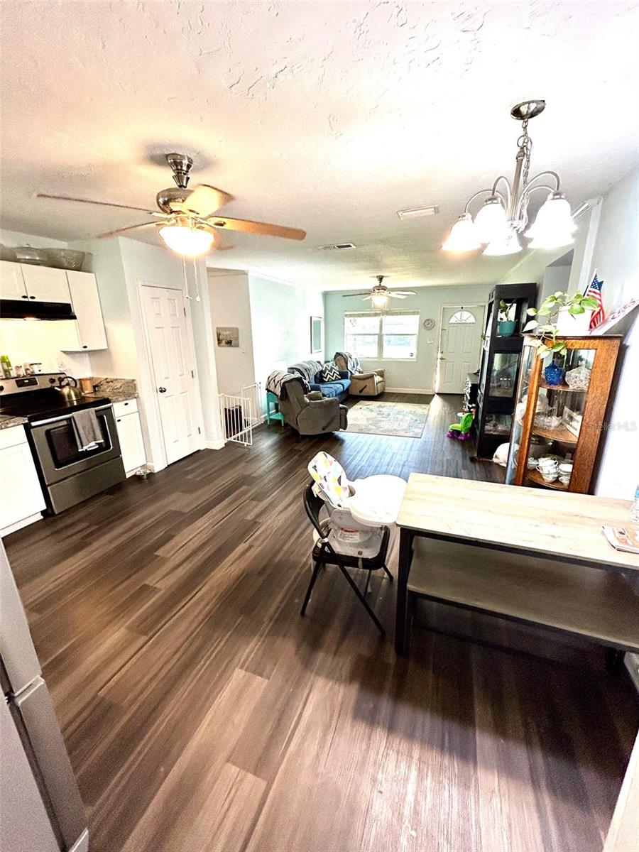 Image 6 of 7 For 25145 5th Avenue