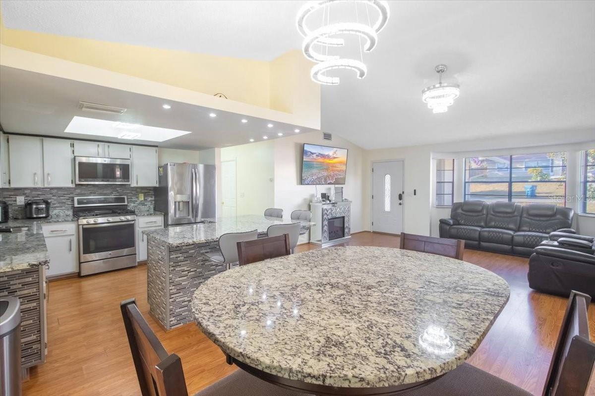 Image 23 of 24 For 7264 Lindhurst Street