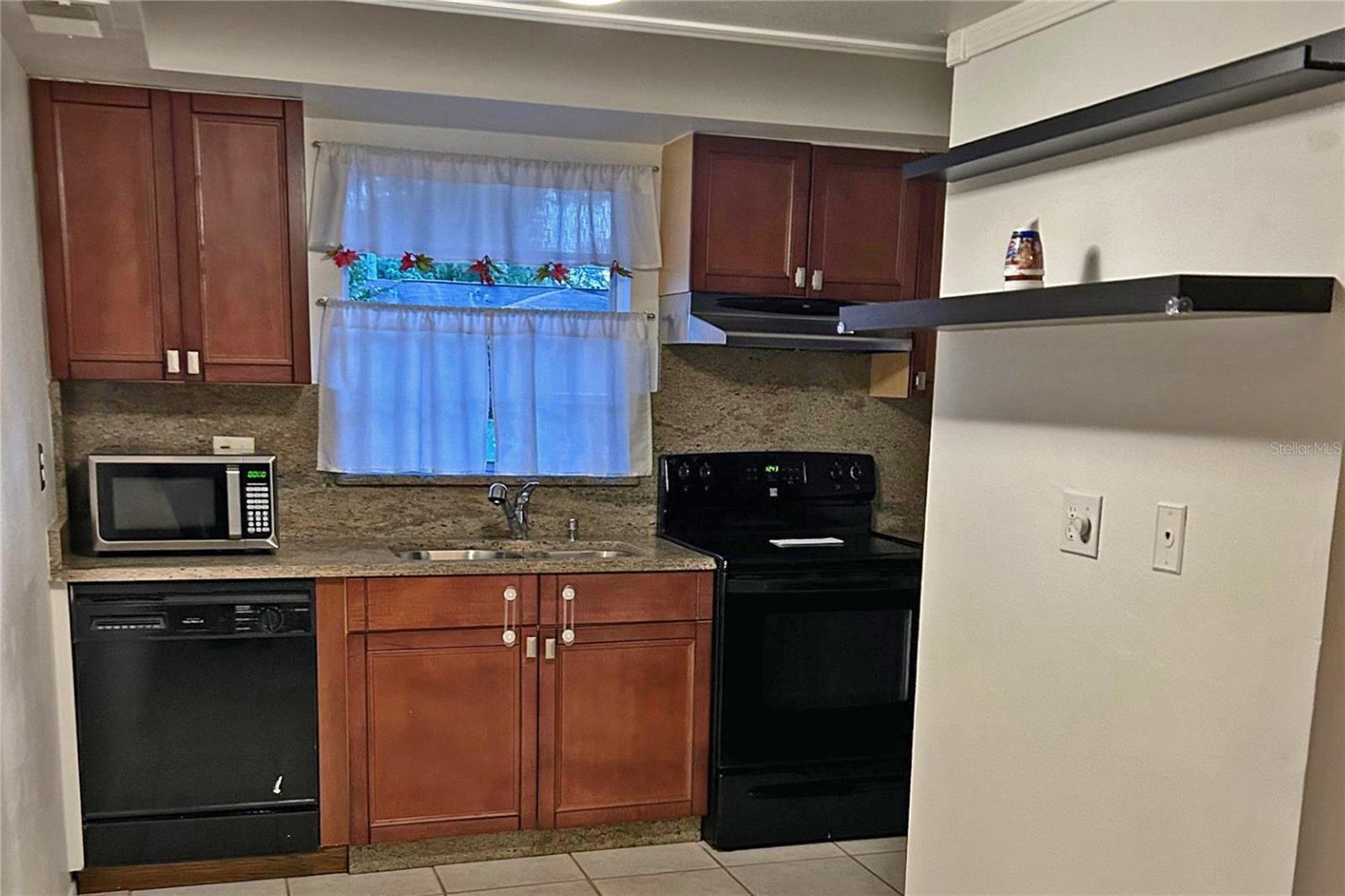 Image 9 of 31 For 5121 Lesher Court