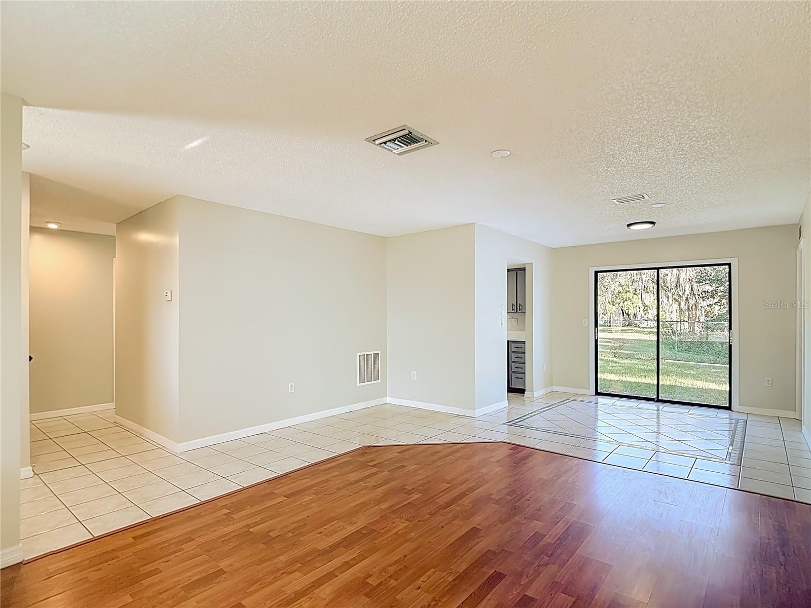 Image 7 of 26 For 12830 Waterbury Avenue