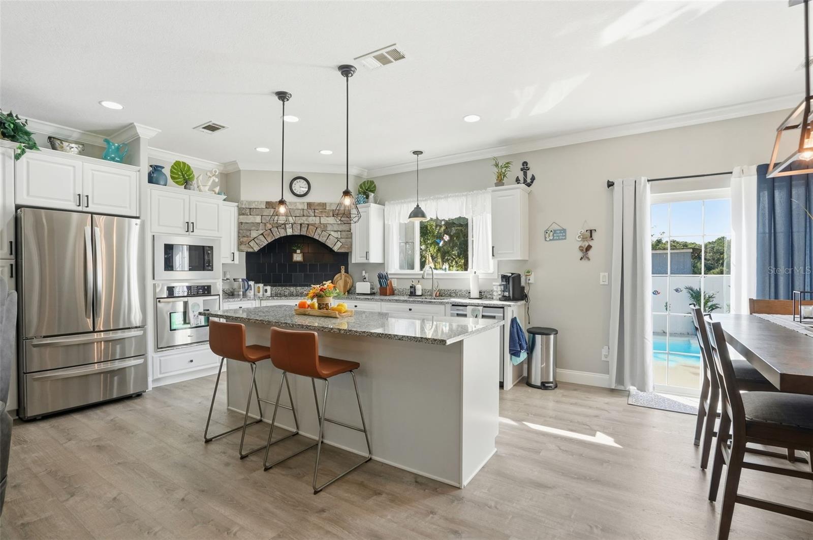 Image 11 of 87 For 14315 Family Trail