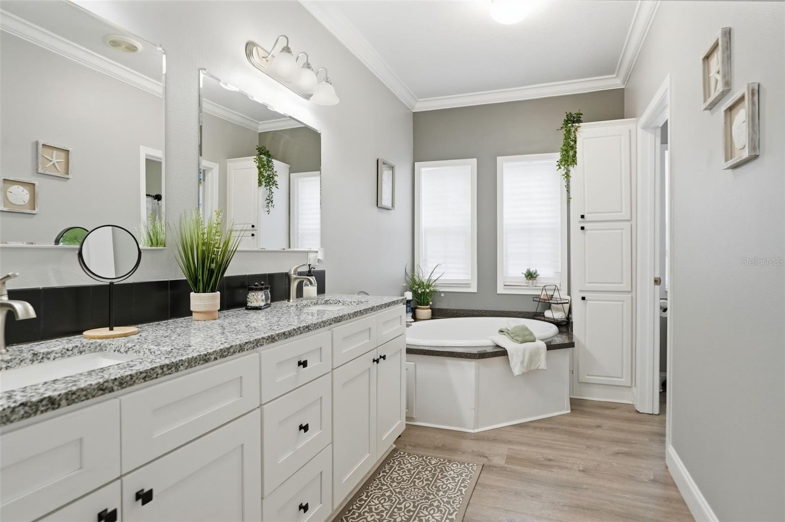 Image 18 of 87 For 14315 Family Trail