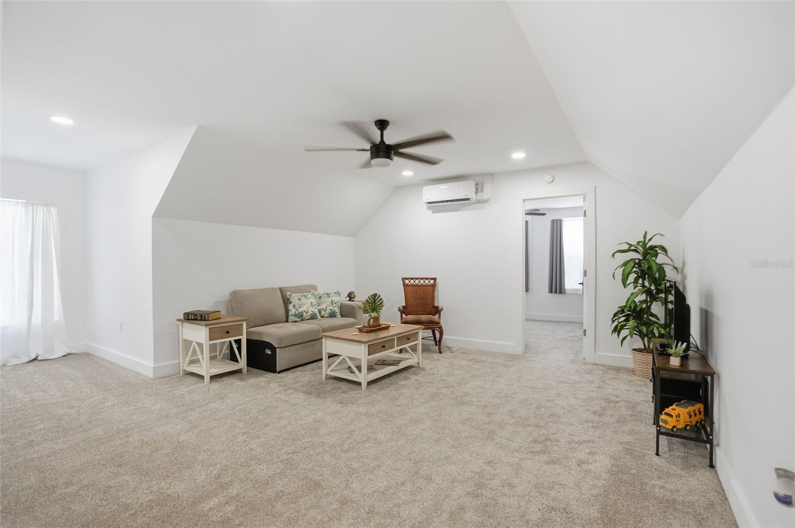 Image 26 of 87 For 14315 Family Trail