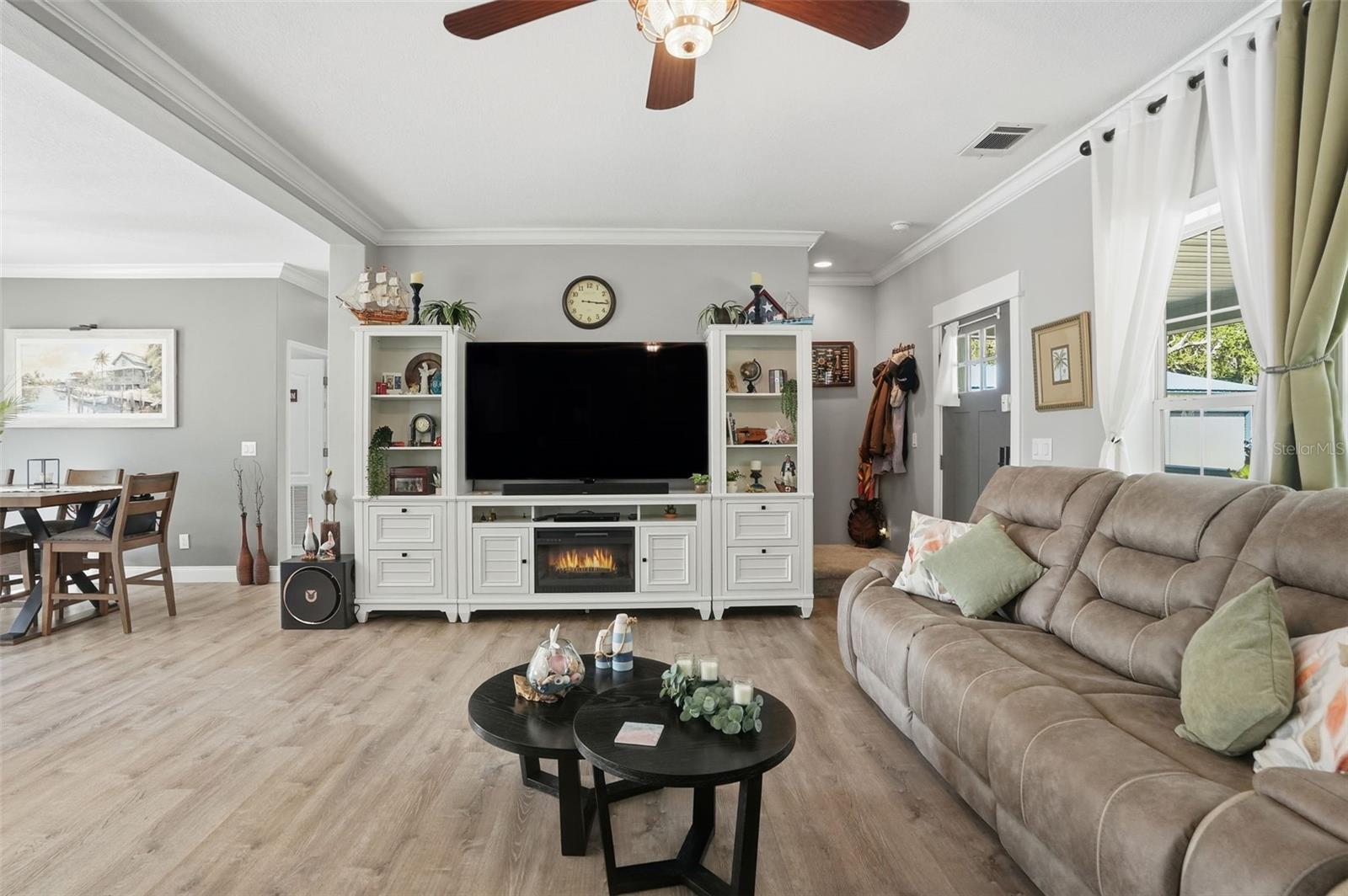 Image 7 of 87 For 14315 Family Trail