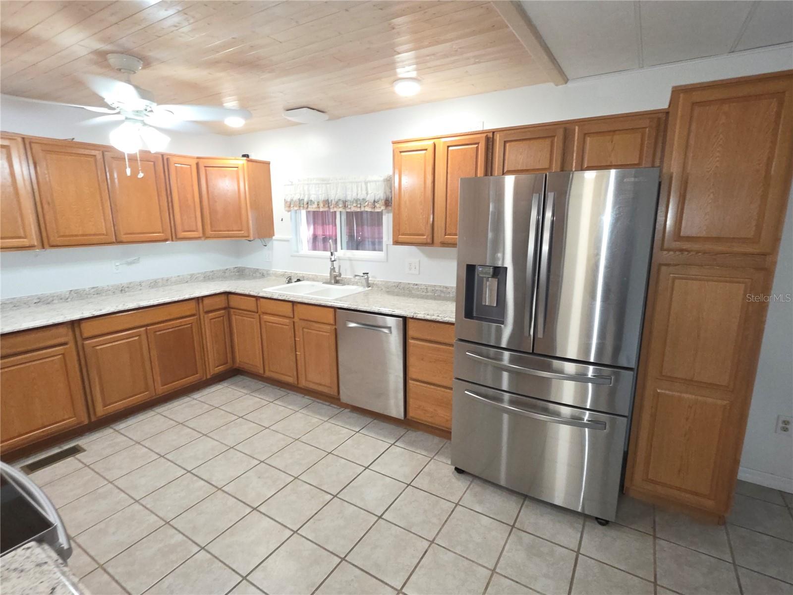 Image 5 of 21 For 8071 Highpoint Boulevard