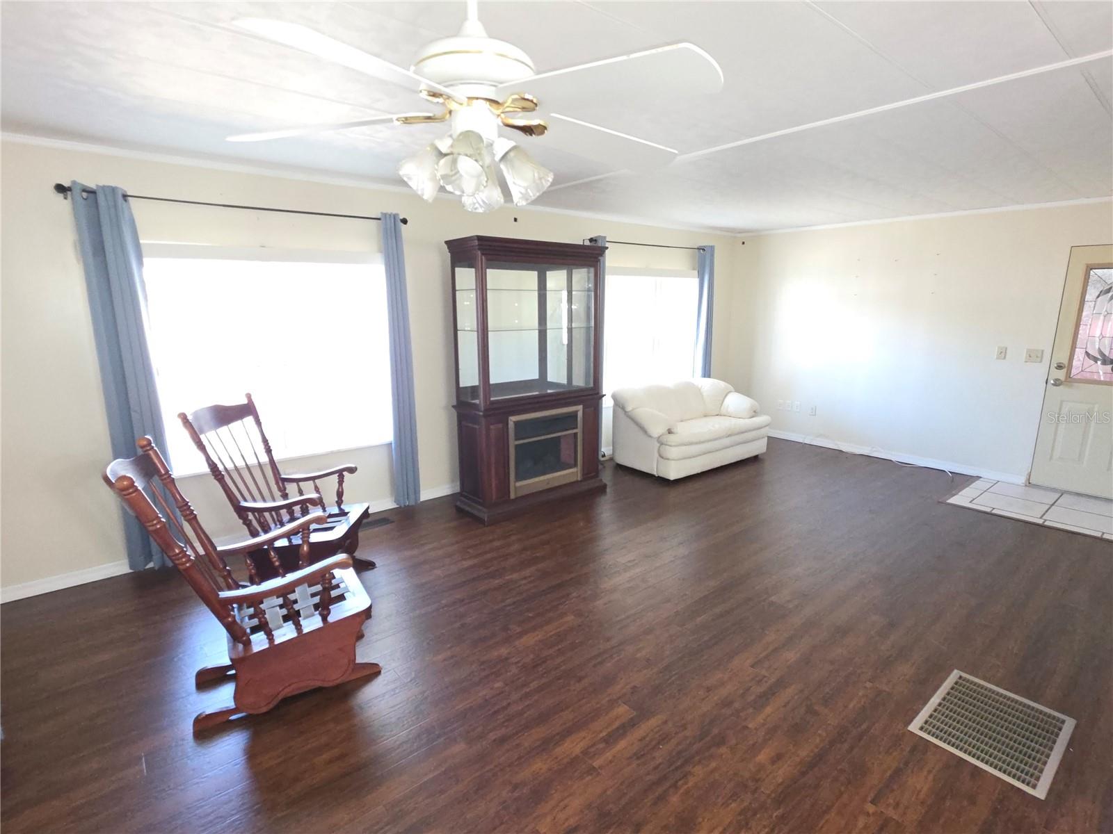 Image 7 of 21 For 8071 Highpoint Boulevard