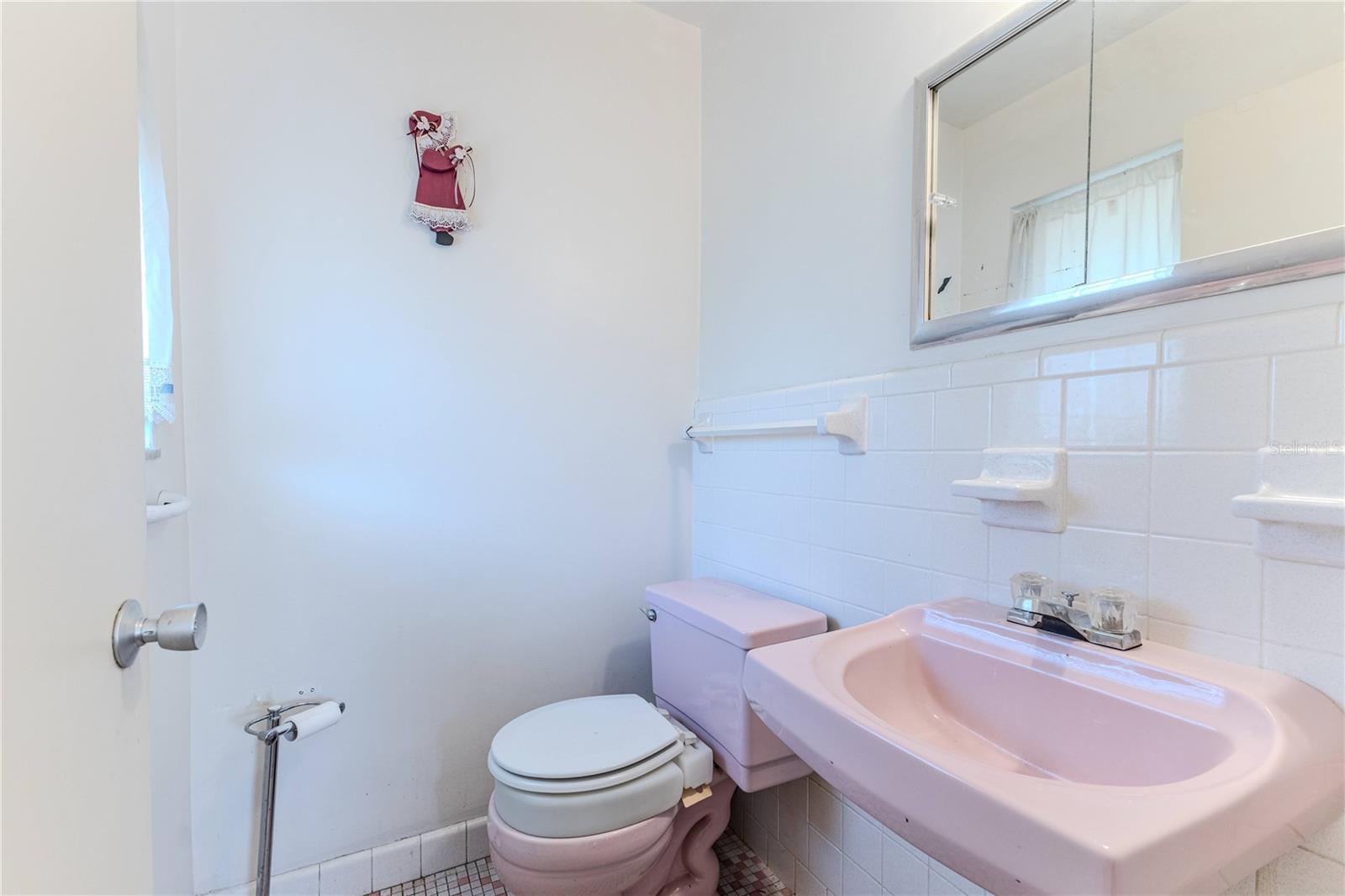 Image 23 of 35 For 6352 Spring Hill Drive