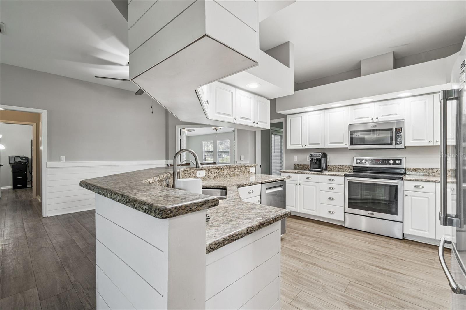 Image 27 of 100 For 14721 Scharber Road