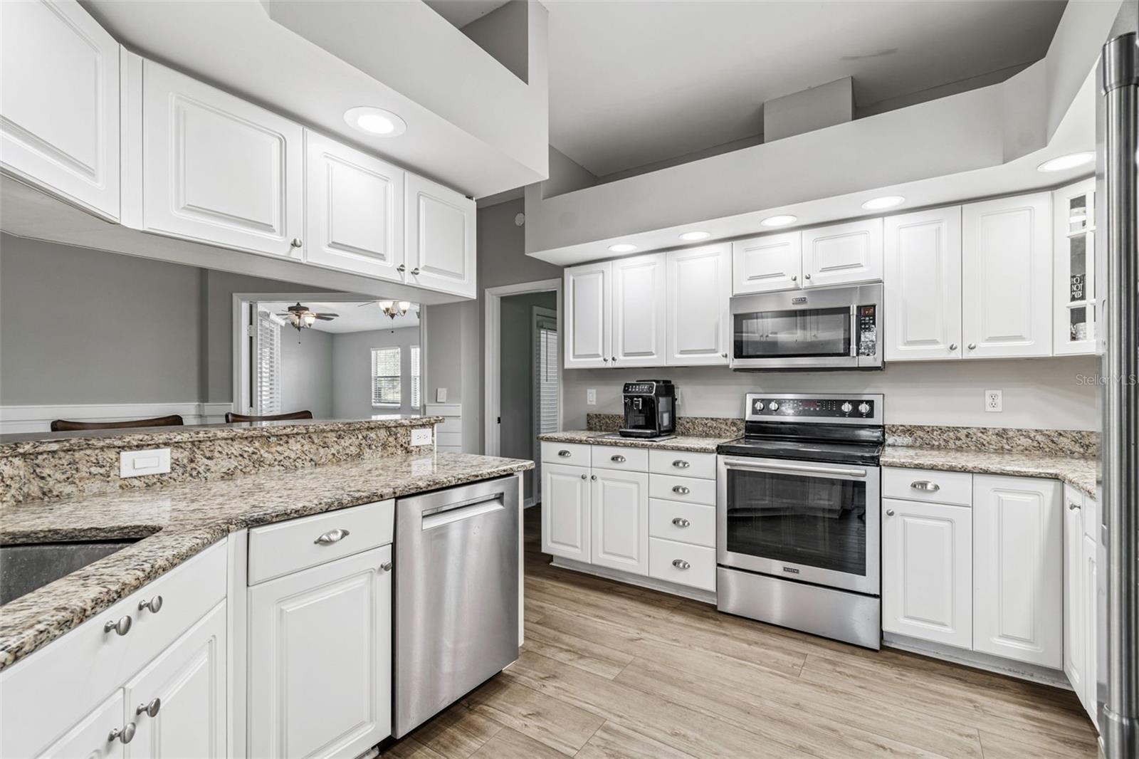 Image 28 of 100 For 14721 Scharber Road