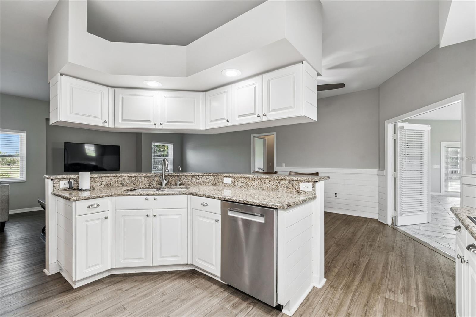 Image 29 of 100 For 14721 Scharber Road