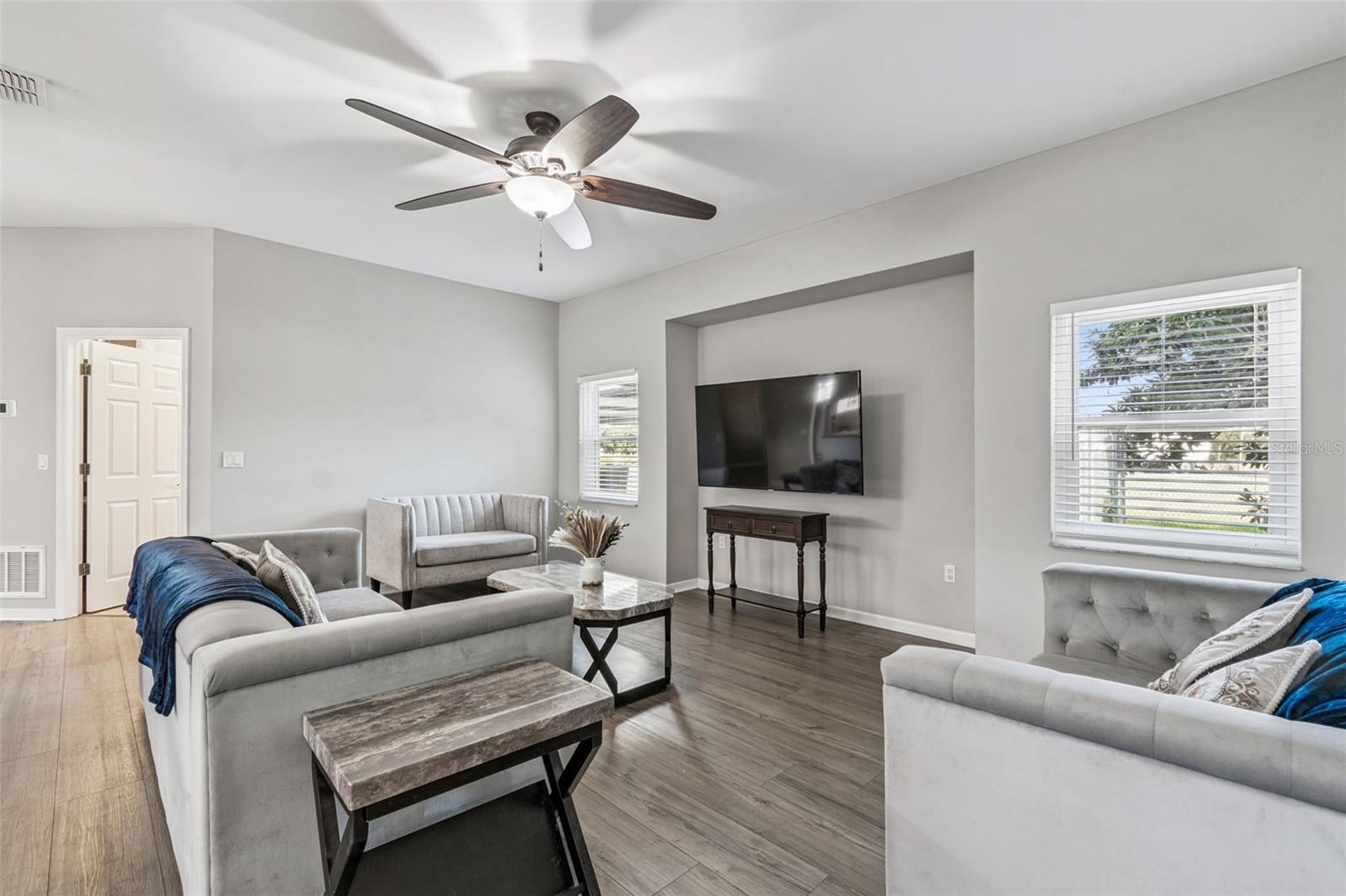 Image 37 of 100 For 14721 Scharber Road