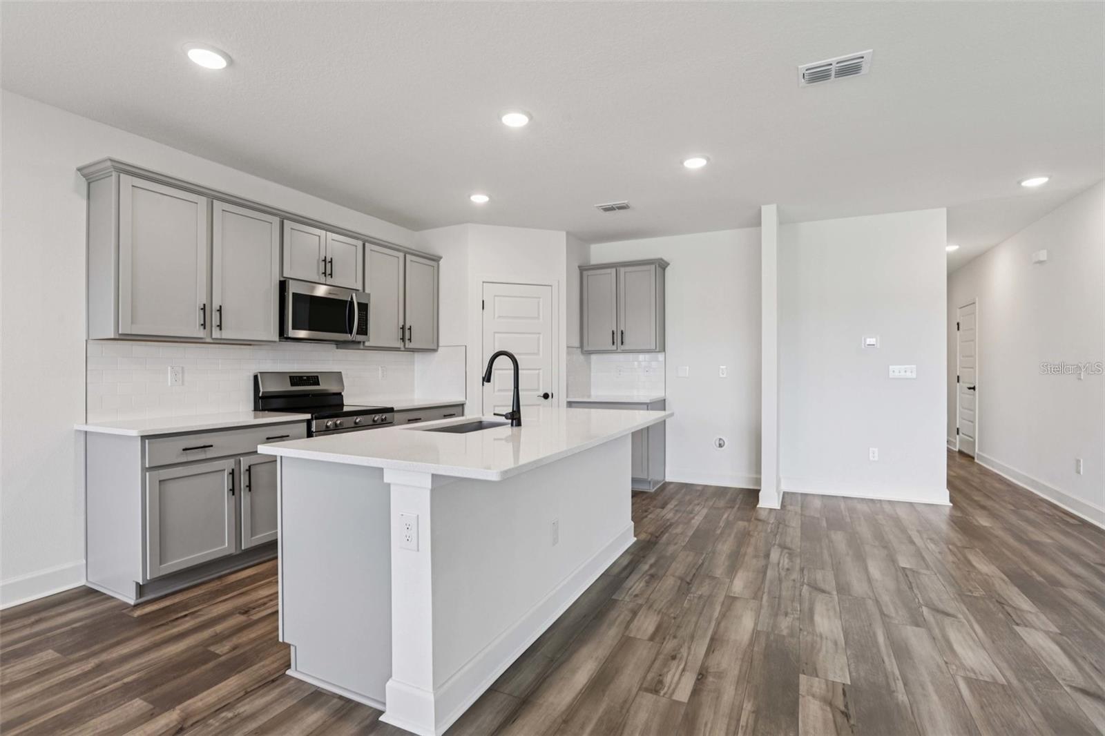 Image 13 of 46 For 13112 Siam Drive