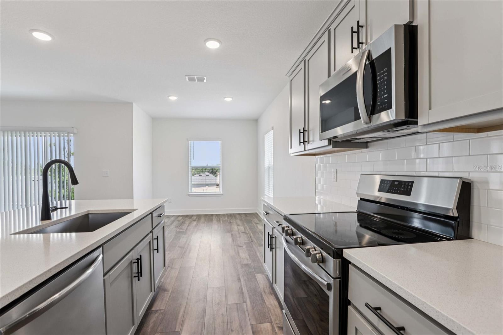 Image 14 of 46 For 13112 Siam Drive